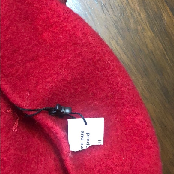 BCBG Bow Tie Beret Red NWT - Picture 8 of 8